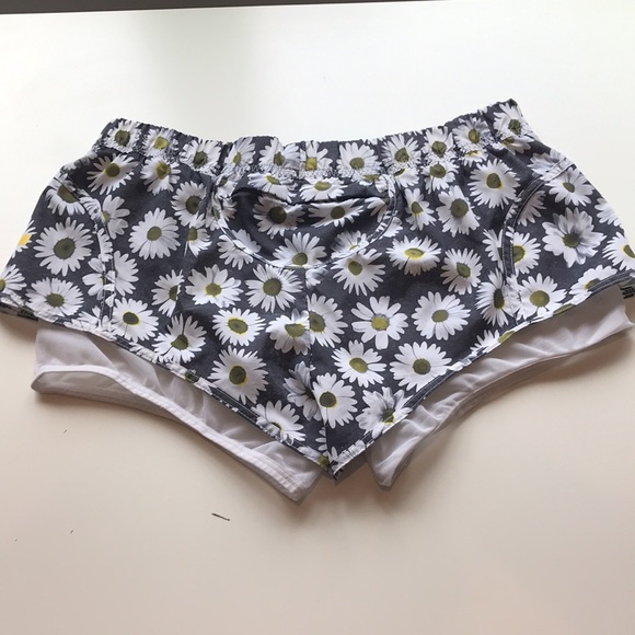 Adidas Stella McCartney shorts - Picture 3 of 6